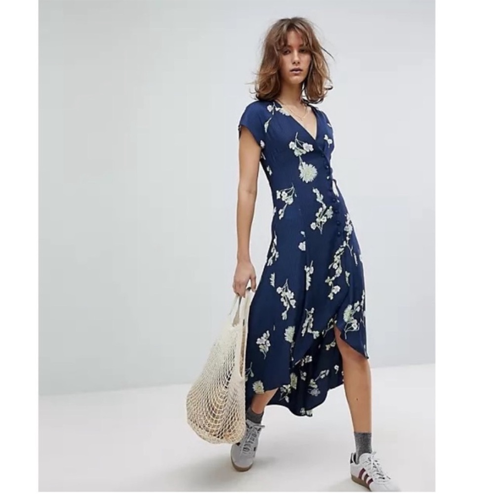 Free People Lost In You Floral Midi Dress in Navy Size Medium